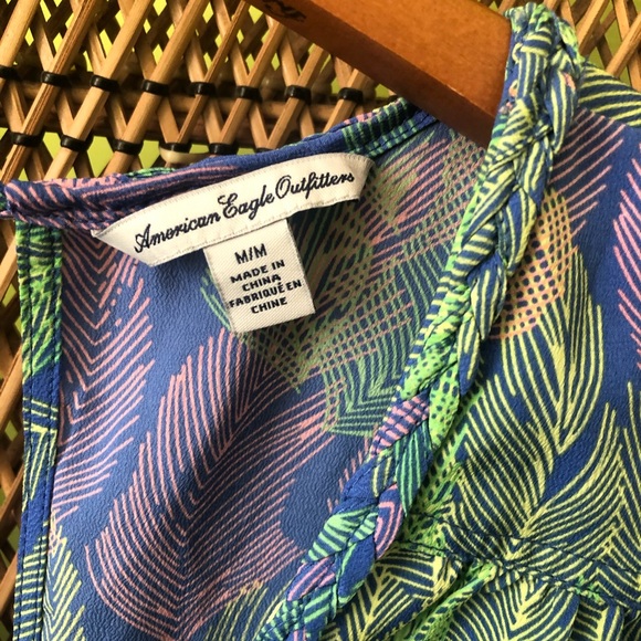 ☀️2/25 flows feather pattern top - Picture 2 of 4